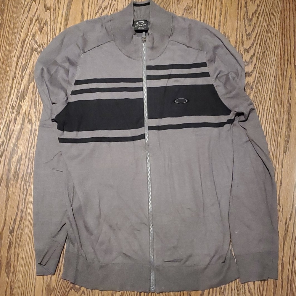 Men's Oakley sweater